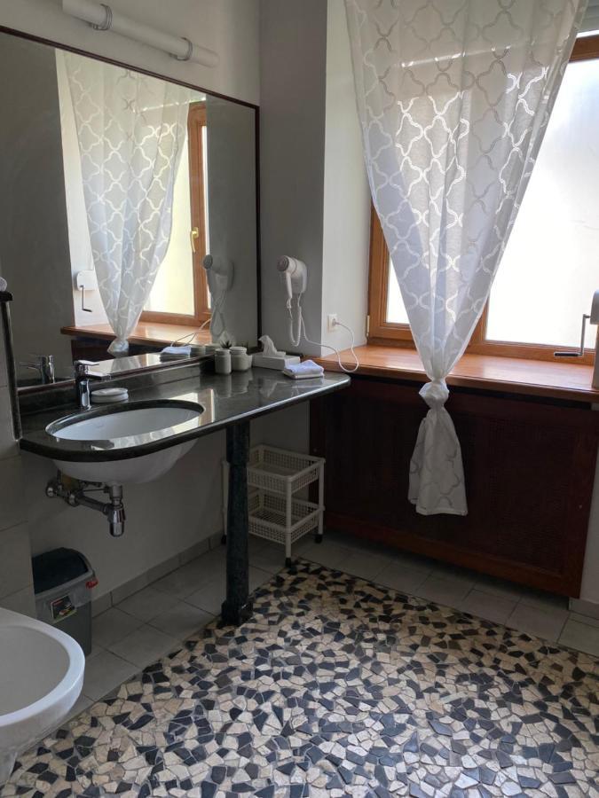 ريغا Hotel Kert Free Parking المظهر الخارجي الصورة
