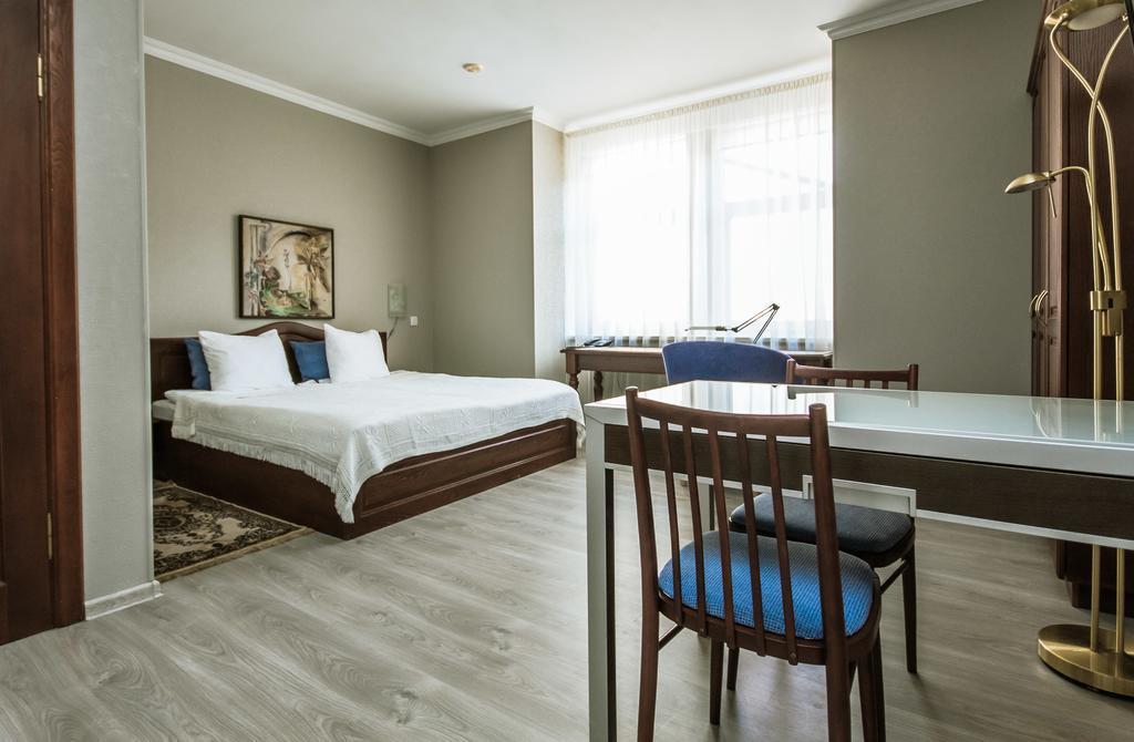 ريغا Hotel Kert Free Parking المظهر الخارجي الصورة