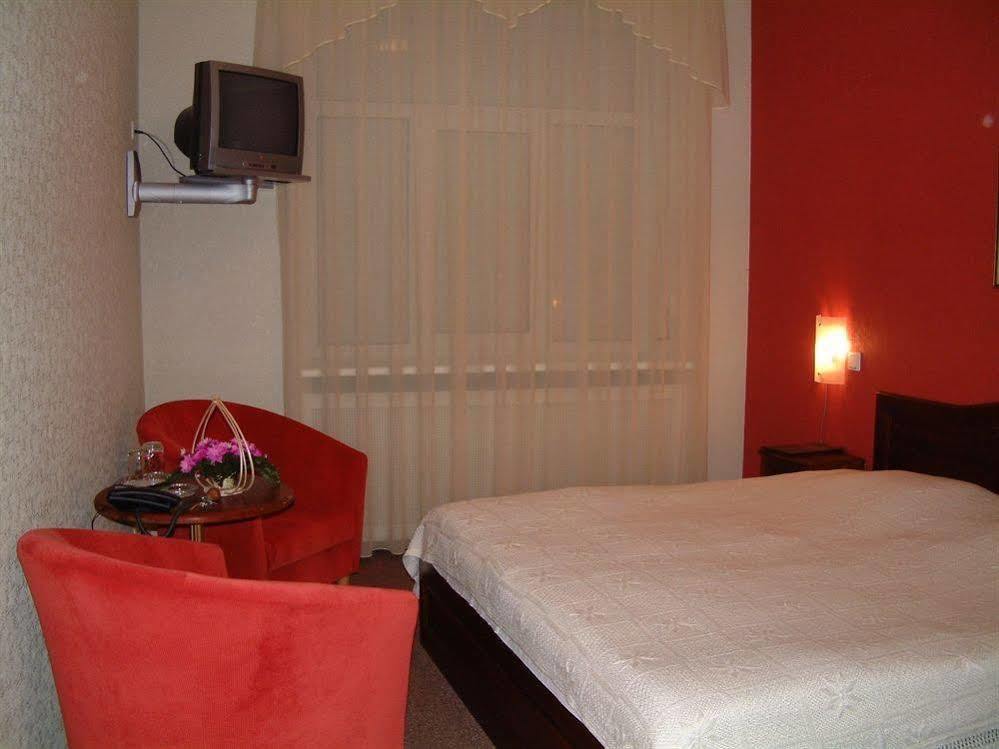 ريغا Hotel Kert Free Parking المظهر الخارجي الصورة